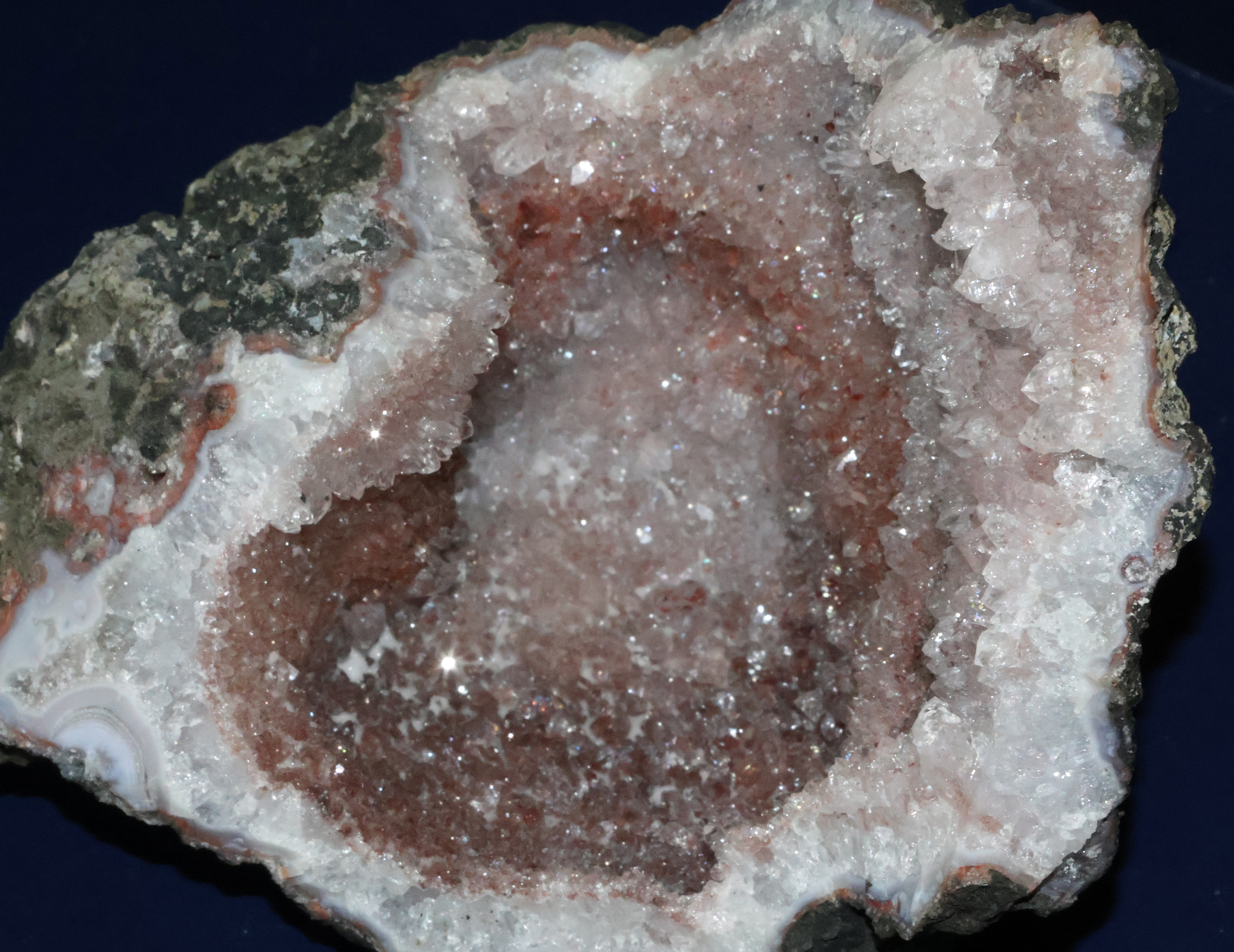 IFM-quartz-geode.JPG (19808 octets)